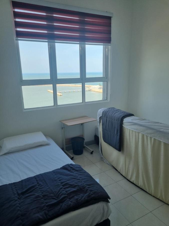 Seaside Haven Homestay Seaview Unit With Pool Opposite Ktcc & Mayang Mall - Pangsapuri Ladang Tanjung Kuala Terengganu Zewnętrze zdjęcie