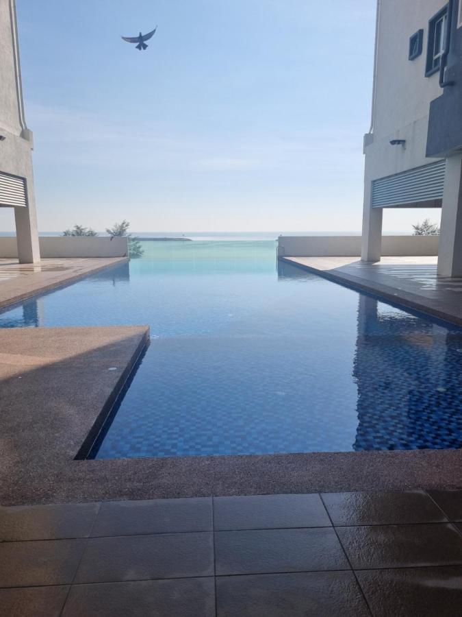Seaside Haven Homestay Seaview Unit With Pool Opposite Ktcc & Mayang Mall - Pangsapuri Ladang Tanjung Kuala Terengganu Zewnętrze zdjęcie